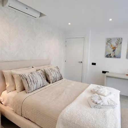 Вилла Atlantico One Oceanfront Luxury & Heated Pool Лас-Агуас